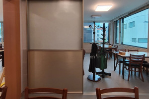 서초구 한정식 식당 중문 설치 사례: 전통과 현대를 잇는 감각적인 공간 변신