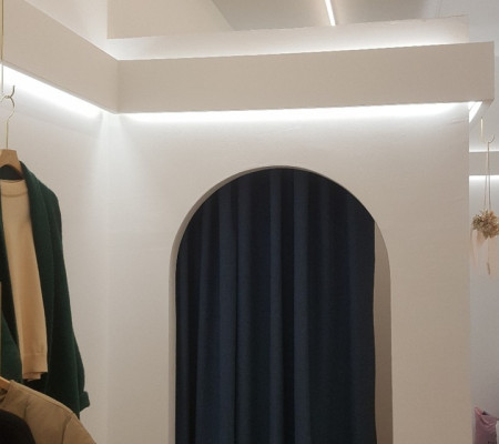 오래도록 머물고 싶은 아늑함, 건기넷이 창조한 효율적인 카페 인테리어